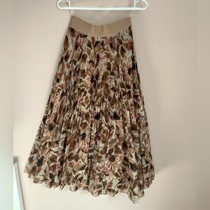 Aritzia Twirl Skirt Floral | Size S